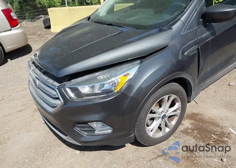 2018 Ford Escape Se z USA, uszkodzony, nr VIN 1FMCU0GD7JUB59260